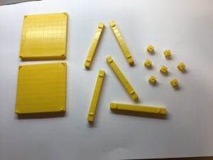 C:\Users\Joseba\Dropbox\Mi PC (Joseba1)\Desktop\VARIOS\MATERIAL EDUCATIVO\MATEMÁTICA MANIPULATIVA\GUARDAR COMO IMAGEN\253 EN BLOQUES BASE 10.jpg